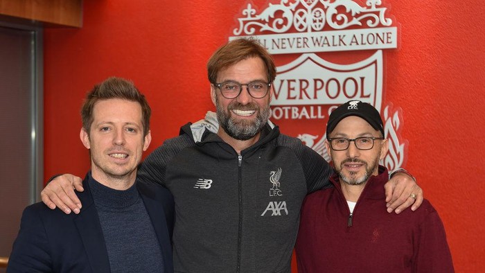LIVERPOOL, ENGLAND - DECEMBER 13: (THE SUN OUT, THE SUN ON SUNDAY OUT) Jurgen Klopp Signs A Contract Extension and chats with Sporting Director Michael Edwards and Mike Gordon FSG President and Liverpool F.C owner at Melwood Training Ground on December 13, 2019 in Liverpool, England. (Photo by John Powell/Liverpool FC via Getty Images)