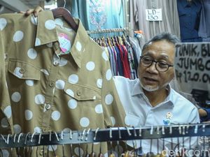 Banyak Keluhan, Mendag Zulhas Mau Revisi Aturan Batasan Barang Bawaan dari LN Banyak Keluhan, Mendag Zulhas Mau Revisi Aturan Batasan Barang Bawaan dari LN