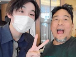 Pelayan Resto Mirip Suga BTS, Bikin ARMY Heboh!