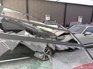 Xpander Tabrak Porsche di Showroom PIK, Bisa Ditanggung Asuransi? Xpander Tabrak Porsche di Showroom PIK, Bisa Ditanggung Asuransi?