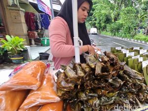 Hanya Ada Saat Ramadan, Kudapan Manis Bongko Kopyor Diburu Warga Gresik Hanya Ada Saat Ramadan, Kudapan Manis Bongko Kopyor Diburu Warga Gresik