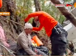 Tangisan Haru Pilot Smart Air saat Ditemukan