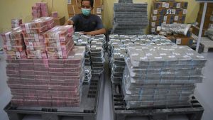 Pernah Lihat Tumpukan Uang buat Lebaran? Begini Penampakannya