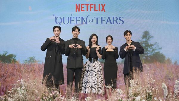 Cast & Crew Queen of Tears Ceria Banget di Konferensi Pers!