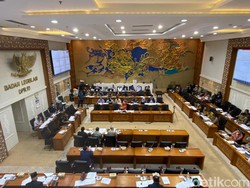 Baleg DPR Sepakat Pelantikan Kepala Daerah Bertahap Mulai Februari 2025