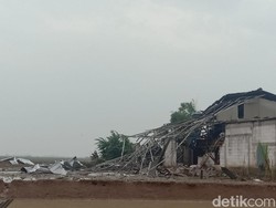 Puting Beliung Terjang 3 Desa di Subang, Puluhan Rumah Rusak!