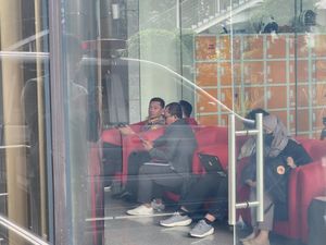 Sekda Bandung Penuhi Panggilan KPK Terkait Korupsi Bandung Smart City Sekda Bandung Penuhi Panggilan KPK Terkait Korupsi Bandung Smart City