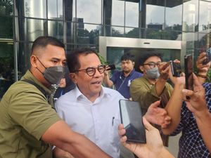 Selesai Diperiksa KPK soal Korupsi Rumah Jabatan, Sekjen DPR RI Irit Bicara Selesai Diperiksa KPK soal Korupsi Rumah Jabatan, Sekjen DPR RI Irit Bicara