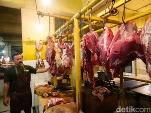 Stok Daging Sapi Dipastikan Aman, Begini Potretnya di Pasar Kebayoran