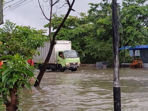 Suasana sekitar Kota Lama Semarang, dipantau dari arah perempatan Sayangan, 14 Maret 2024 pukul 08.06 WIB. (Rochmana/warga Semarang)