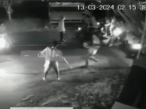 Gerombolan Pemotor Bersenjata Serang-Rusak Kendaraan Warga di Palopo