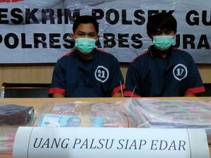 Pembuat Upal di Surabaya Ternyata Belajar dari YouTube Jumpa Pers Polisi Pembuat Upal di Surabaya Ternyata Belajar dari YouTube Jumpa Pers Polisi