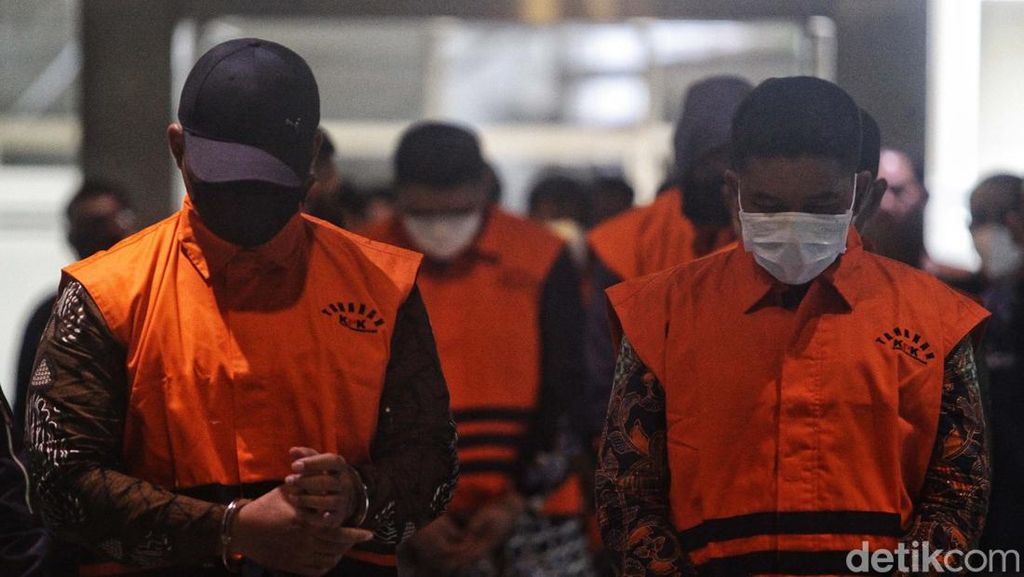 Ditahan! Ini Penampakan 15 Tersangka Kasus Pungli Rutan KPK Ditahan! Ini Penampakan 15 Tersangka Kasus Pungli Rutan KPK