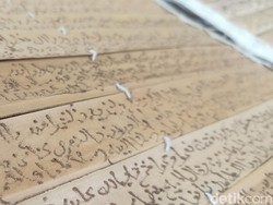 Melihat Uniknya Al-Quran dari Daun Kurma di Wonosobo