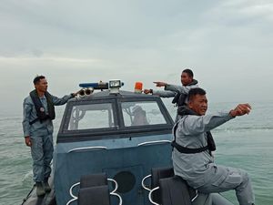 Bakamla RI Temukan Jenazah WN Taiwan di Perairan Jakarta Bakamla RI Temukan Jenazah WN Taiwan di Perairan Jakarta