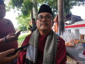 Bupati Cirebon Imron Paparkan Visi-Misi di DPRD Bupati Cirebon Imron Paparkan Visi-Misi di DPRD