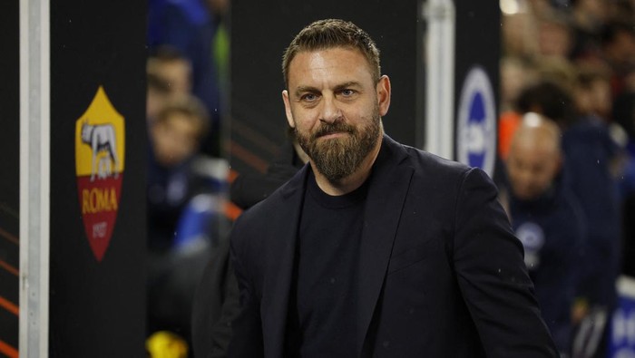 Soccer Football - Europa League - Round of 16 - Second Leg - Brighton & Hove Albion v AS Roma - The American Express Community Stadium, Brighton, Britain - March 14, 2024 AS Roma coach Daniele De Rossi before the match Action Images via Reuters/John Sibley