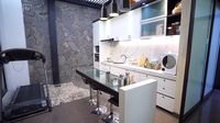 Bikin Salfok! Ada Treadmil di Dapur Ello Vokalis Dewa 19