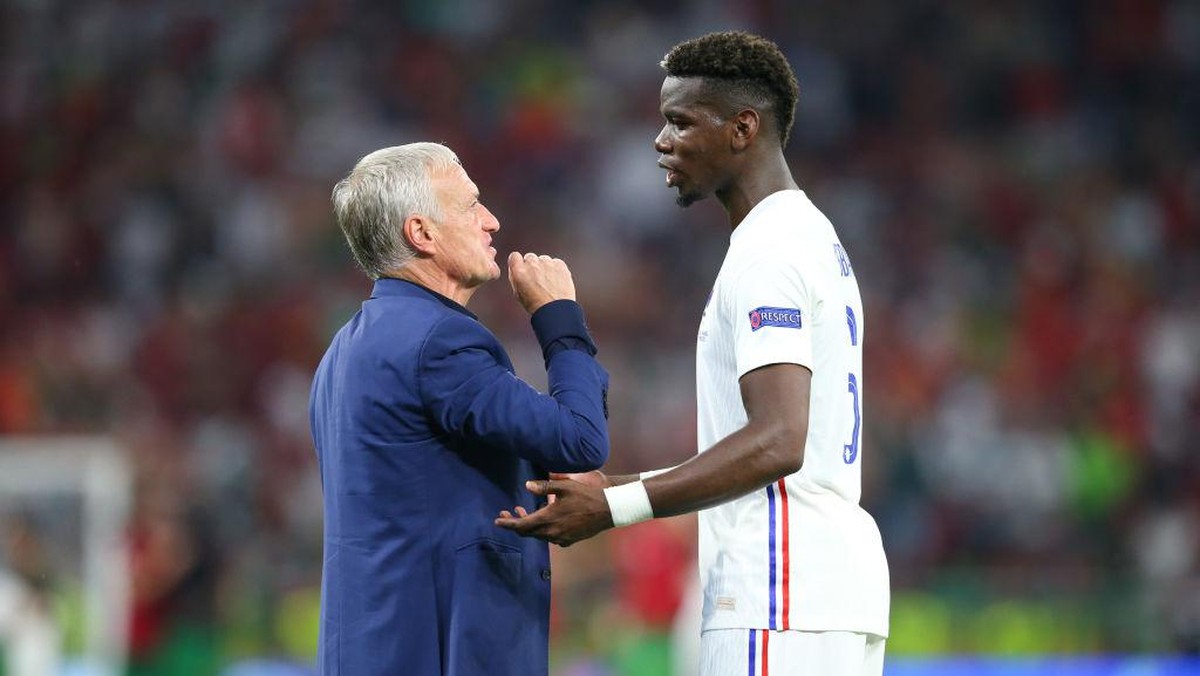 Deschamps (kiri) dan Pogba. Foto: UEFA via Getty Images/Alex Livesey - UEFA
