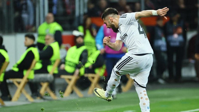 Elvin Cafarguliyev, Leverkusen vs Qarabag Soccer Football - Europa League - Round of 16 - Second Leg - Bayer Leverkusen v Qarabag - BayArena, Leverkusen, Germany - March 14, 2024 Qarabag's Elvin Cefarquliyev reacts after is shown a red card by referee Anthony Taylor REUTERS/Wolfgang Rattay