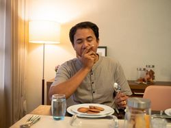 Ternyata Ini Kebiasaan Makan yang Bikin Ngantuk Usai Berbuka Kata Ahli Gizi