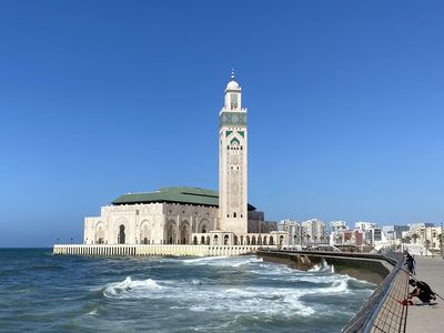 Indahnya Masjid Hassan II di Tepi Samudera Atlantik