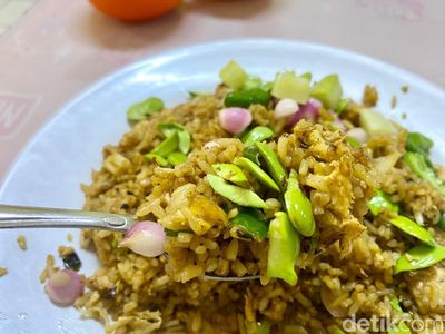 Ini Nasi Goreng Pete Enak yang Tertua dan Legendaris di Bogor