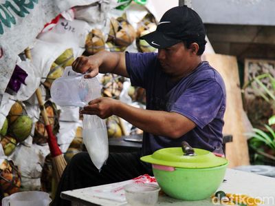 Kelapa Muda Jadi Primadona di Bulan Ramadan