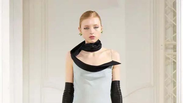 10 Koleksi Givenchy Fall/Winter 2024, Busana Elegan ala Parisian