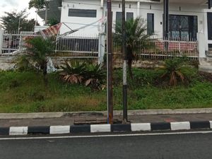 Warga Malang Ngaku Jatuh dari Motor dan Luka Gegara Terjerat Kabel Jalan Warga Malang Ngaku Jatuh dari Motor dan Luka Gegara Terjerat Kabel Jalan
