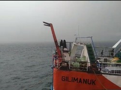 Cuaca Ekstrem, Kendaraan yang Menyeberangi Selat Bali Wajib Diikat