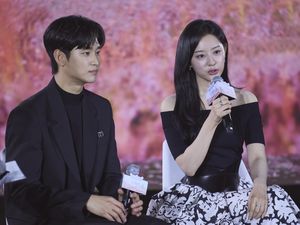 Adegan Must Watch Versi Pemain Drakor Queen of Tears