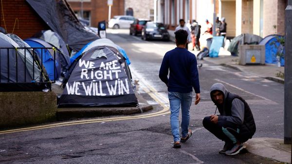 Ratusan Pencari Suaka Bangun Tenda di Irlandia, Banyak Pengungsi Gaza