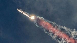 Roket SpaceX Sukses Capai Orbit Tapi Meledak Saat Kembali ke Bumi