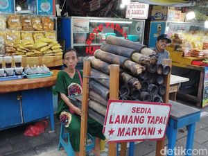 Cerita Pedagang Lamang Tapai yang Jadi Takjil Favorit di Kramat Jakpus Cerita Pedagang Lamang Tapai yang Jadi Takjil Favorit di Kramat Jakpus