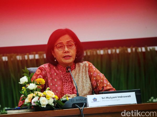Momen Sri Mulyani Umumkan THR & Gaji ke-13 PNS Dibayar 100% Tahun Ini