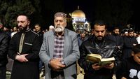 Suasana Salat Tarawih di Masjid Al-Aqsa