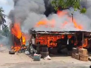 Kios Sembako-Takjil di Jambi Terbakar Diduga Korselting Listrik