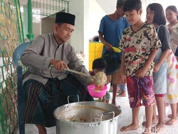 Tradisi Bubur Suro Hiasi Ramadan di Kota Palembang