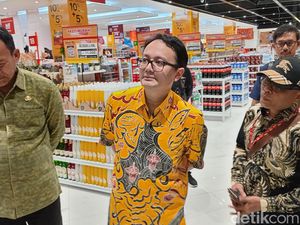 Wamendag Pastikan Stok dan Harga Bahan Pokok di Transmart Masih Aman Wamendag Pastikan Stok dan Harga Bahan Pokok di Transmart Masih Aman