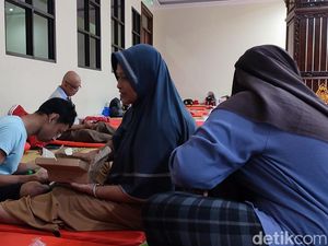 Pengungsi Cerita soal Hikmah Banjir Semarang: Bisa Berbuka Bareng-bareng