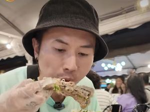 10 Potret Seru Rafael Tan Makan Bakso hingga Sop Babi di Thailand 10 Potret Seru Rafael Tan Makan Bakso hingga Sop Babi di Thailand