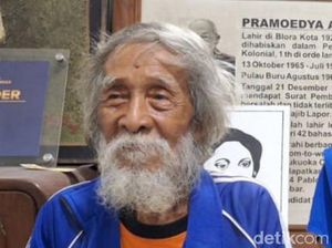 Kenang Perjuangan Samin Surosentiko, Soesilo Toer Bicara Kearifan Saminisme Kenang Perjuangan Samin Surosentiko, Soesilo Toer Bicara Kearifan Saminisme