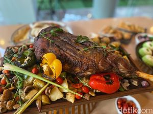 Nikmatnya Berbuka dengan Kambing Bakar dan Es Krim Turki di Sini Nikmatnya Berbuka dengan Kambing Bakar dan Es Krim Turki di Sini