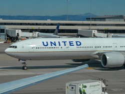 Pilot Lupa Bawa Paspor, Pesawat United Airlines Putar Balik