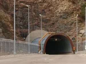 AS Punya Kompleks Gunung yang Bisa Menahan Kiamat