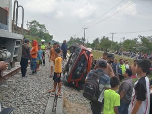Mobil Bawa Balita-Bocah SD Terseret 200 Meter Usai Tertabrak KA di Tebing Tinggi