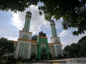 Melihat Kemegahan Masjid Agung Al-Barkah Bekasi Melihat Kemegahan Masjid Agung Al-Barkah Bekasi