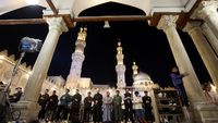 Melihat Suasana Salat Tarawih di Masjid Al-Azhar Mesir