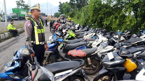 Polisi Amankan Ratusan Motor Saat Balap Liar di Sidoarjo